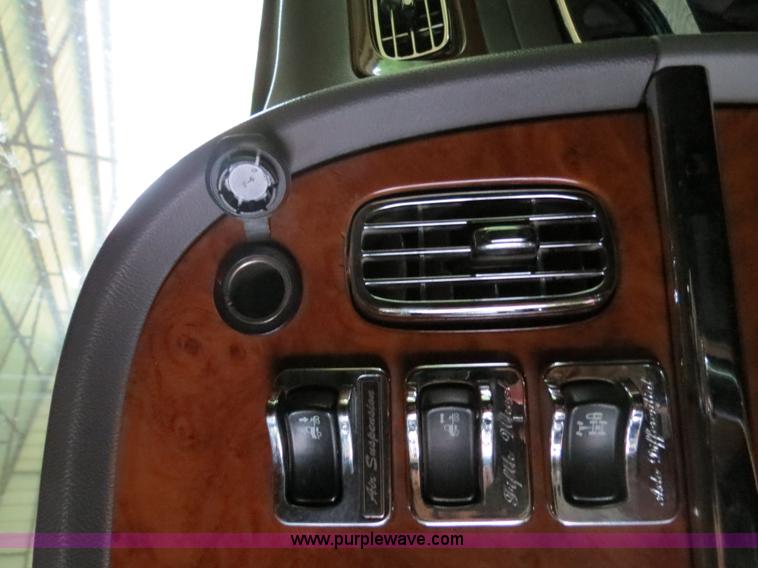 image for item B4770 2006 Peterbilt 379 semi truck