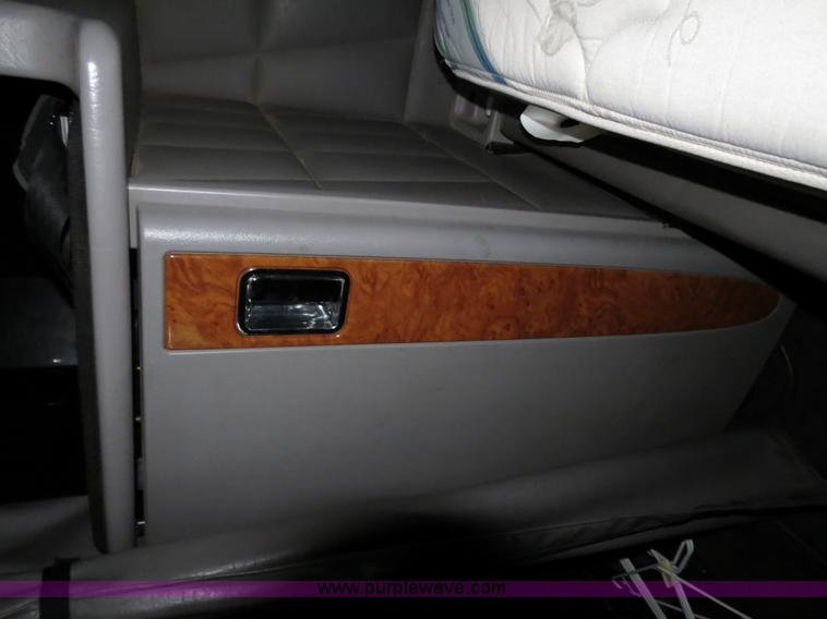 image for item B4770 2006 Peterbilt 379 semi truck