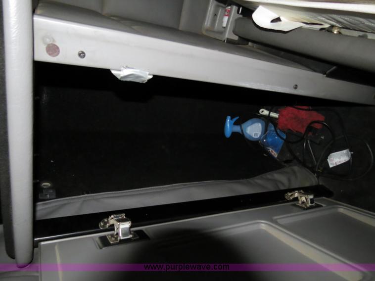 image for item B4770 2006 Peterbilt 379 semi truck