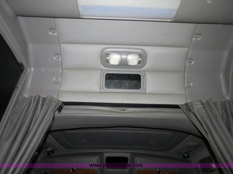 image for item B4770 2006 Peterbilt 379 semi truck