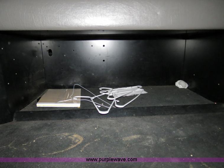 image for item B4770 2006 Peterbilt 379 semi truck