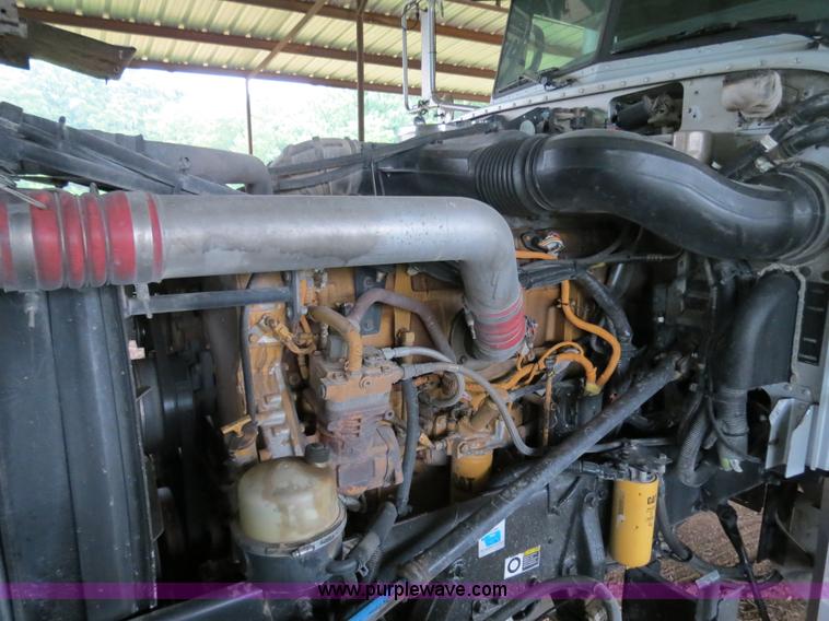 image for item B4770 2006 Peterbilt 379 semi truck