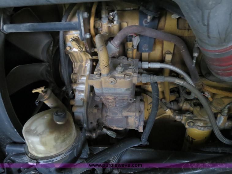 image for item B4770 2006 Peterbilt 379 semi truck