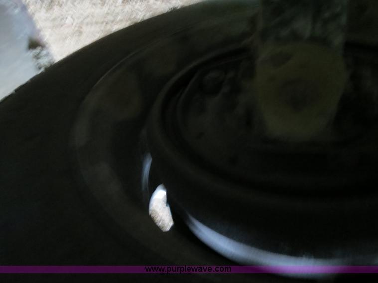 image for item B4770 2006 Peterbilt 379 semi truck