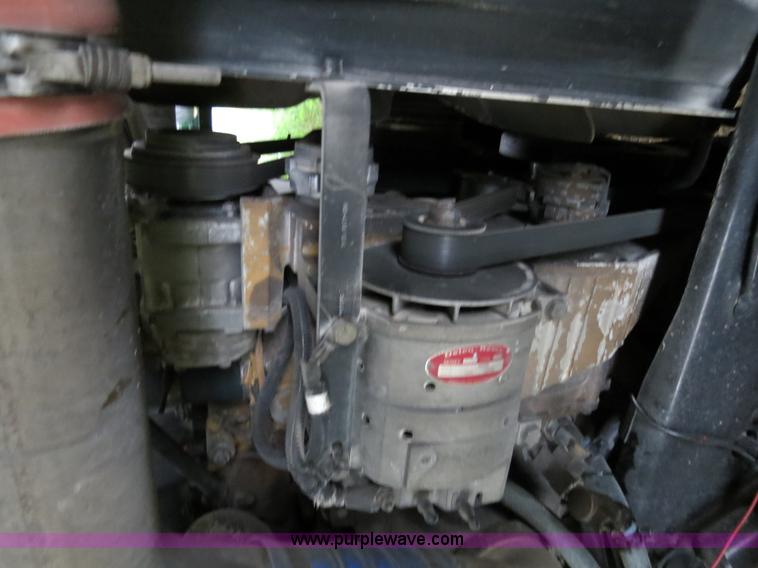 image for item B4770 2006 Peterbilt 379 semi truck