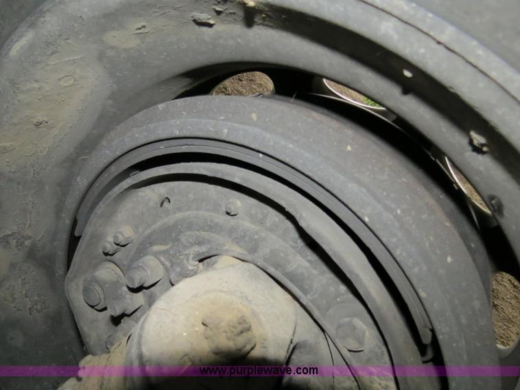 image for item B4770 2006 Peterbilt 379 semi truck