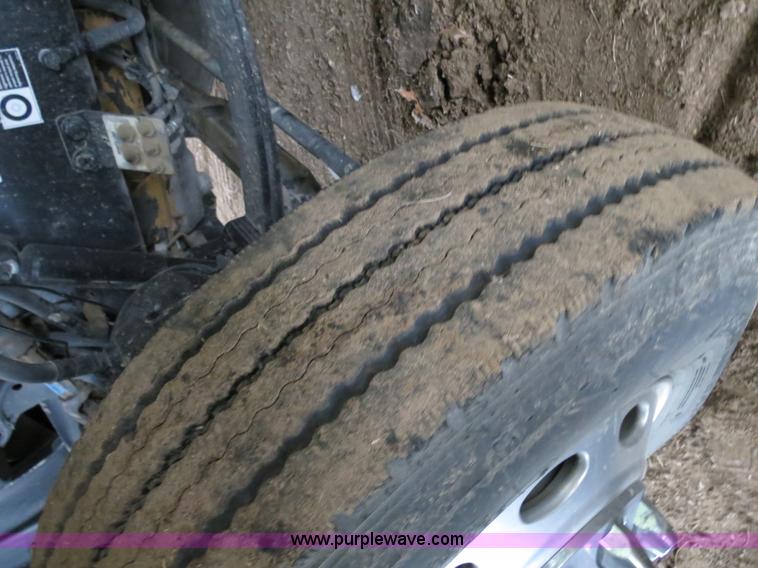 image for item B4770 2006 Peterbilt 379 semi truck