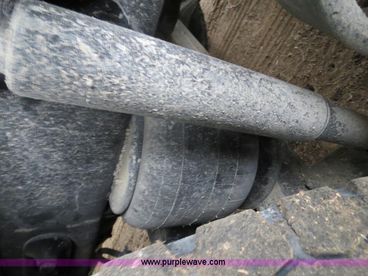 image for item B4770 2006 Peterbilt 379 semi truck