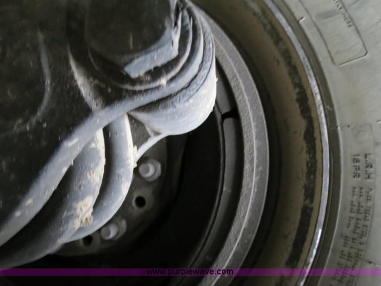 image for item B4770 2006 Peterbilt 379 semi truck