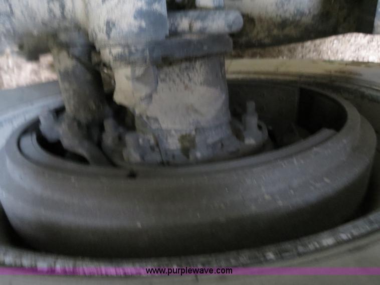 image for item B4770 2006 Peterbilt 379 semi truck