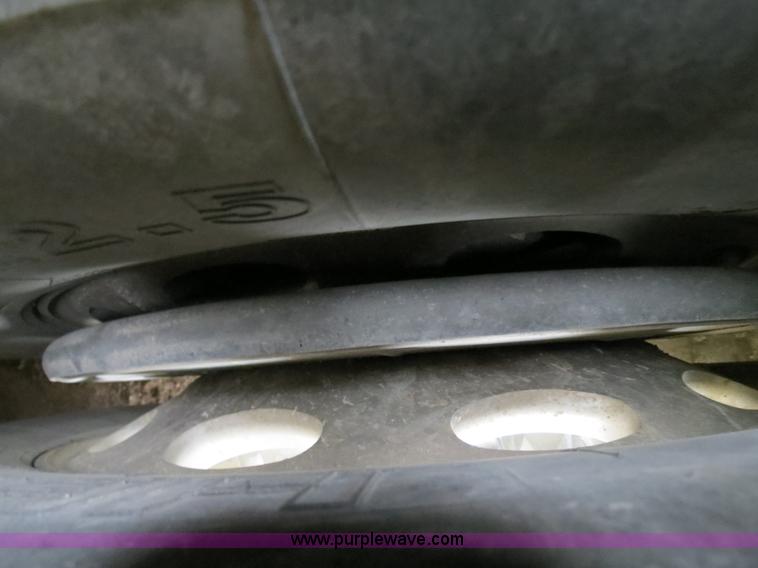 image for item B4770 2006 Peterbilt 379 semi truck