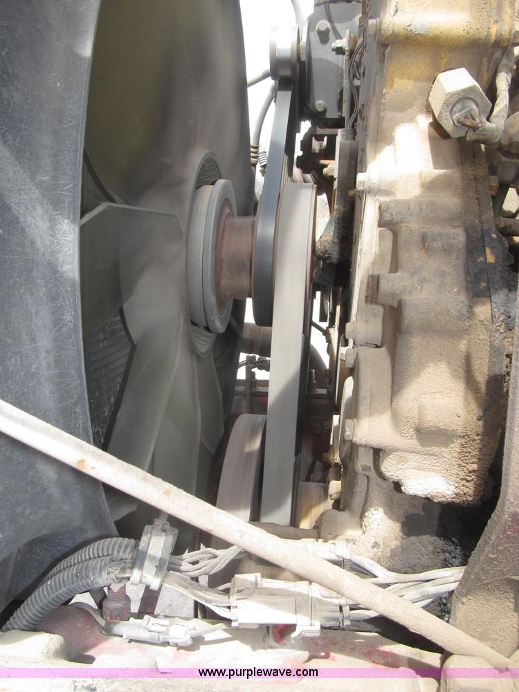 image for item B5486 1997 International 9400 Eagle semi truck