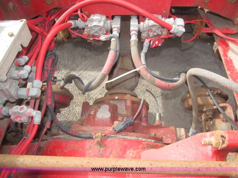 image for item B5486 1997 International 9400 Eagle semi truck