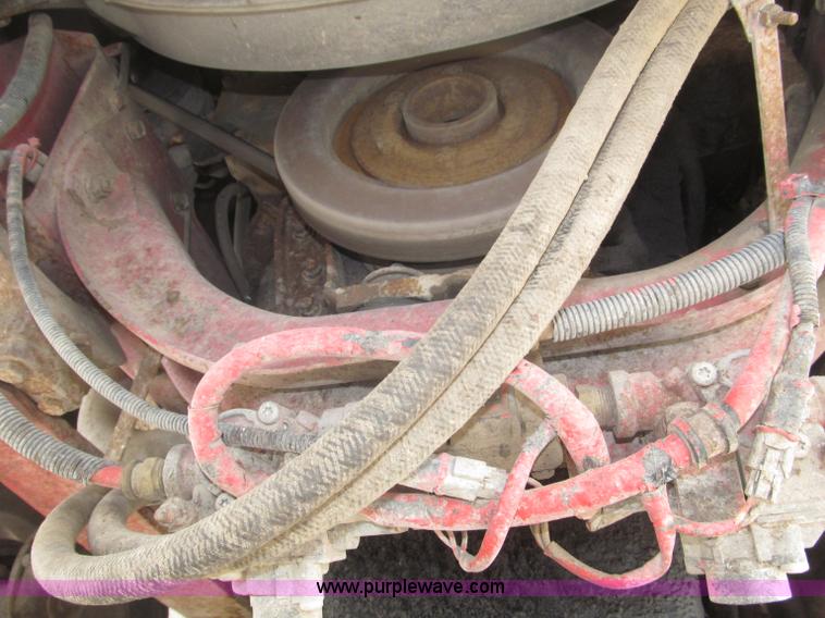 image for item B5486 1997 International 9400 Eagle semi truck