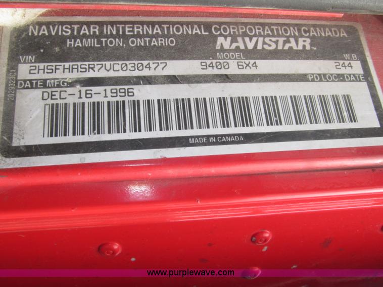 image for item B5486 1997 International 9400 Eagle semi truck