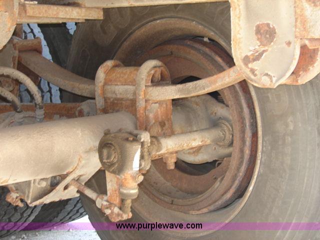 image for item C1092 1996 Wabash 53' storage trailer