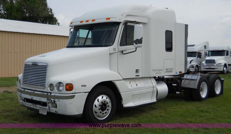 image for item C1129 2004 Freightliner ST120 semi truck