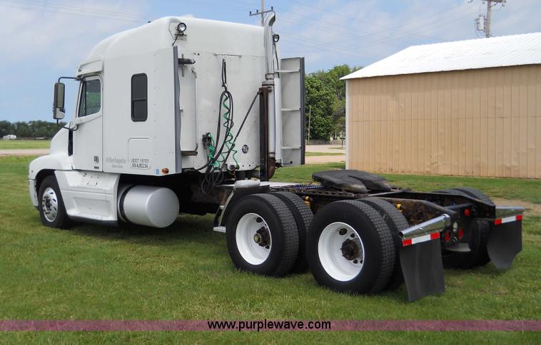 image for item C1129 2004 Freightliner ST120 semi truck