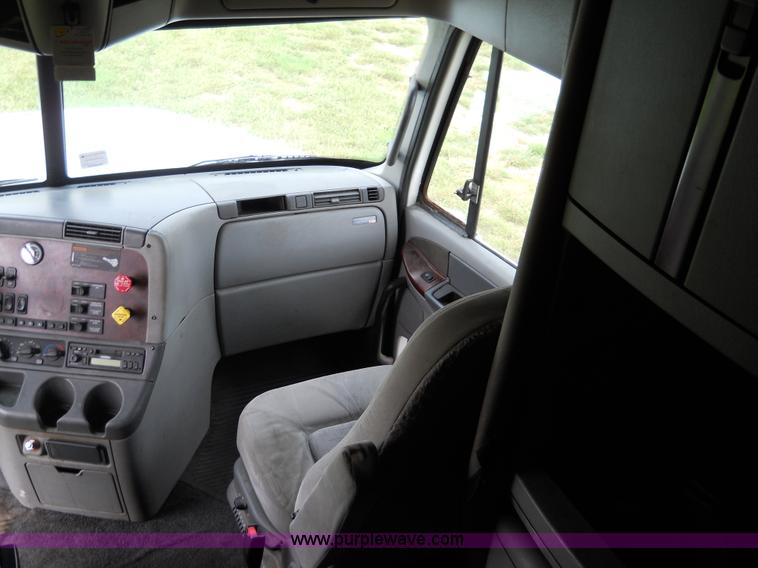 image for item C1129 2004 Freightliner ST120 semi truck