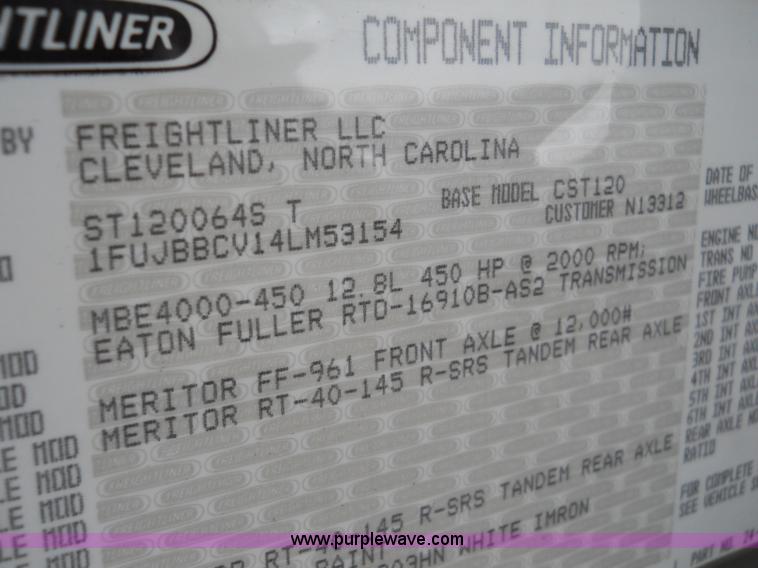 image for item C1129 2004 Freightliner ST120 semi truck