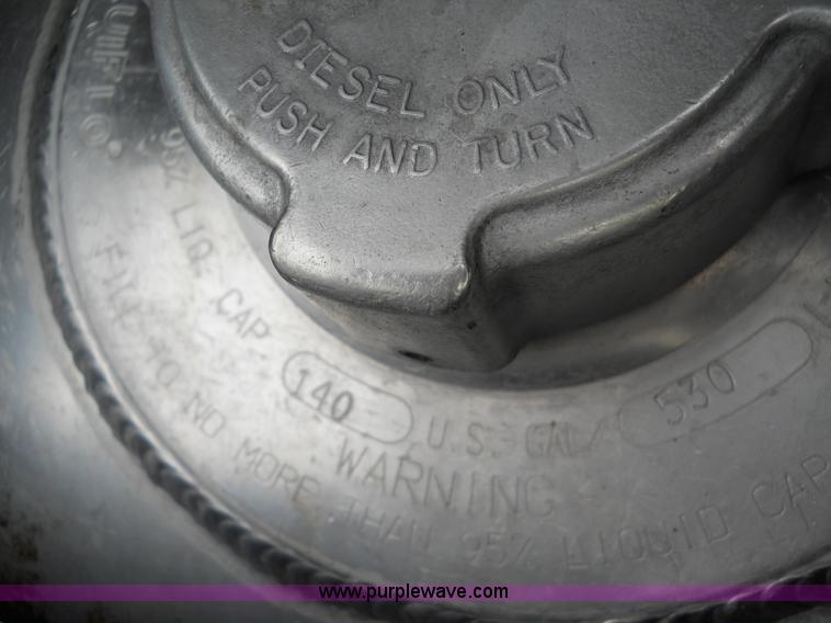 image for item C1129 2004 Freightliner ST120 semi truck