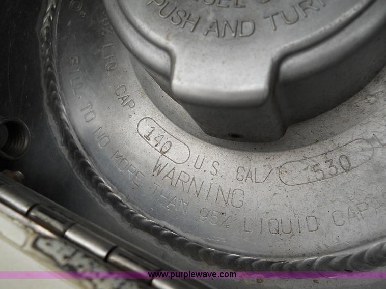 image for item C1129 2004 Freightliner ST120 semi truck