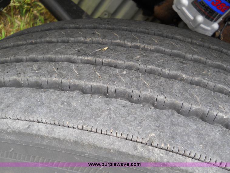 image for item C1129 2004 Freightliner ST120 semi truck