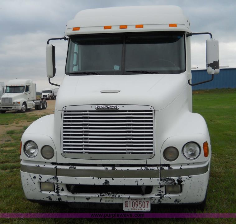 image for item C1129 2004 Freightliner ST120 semi truck