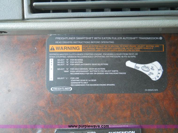 image for item C1129 2004 Freightliner ST120 semi truck