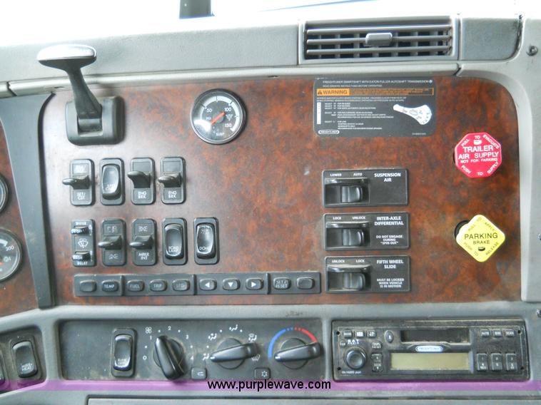 image for item C1129 2004 Freightliner ST120 semi truck