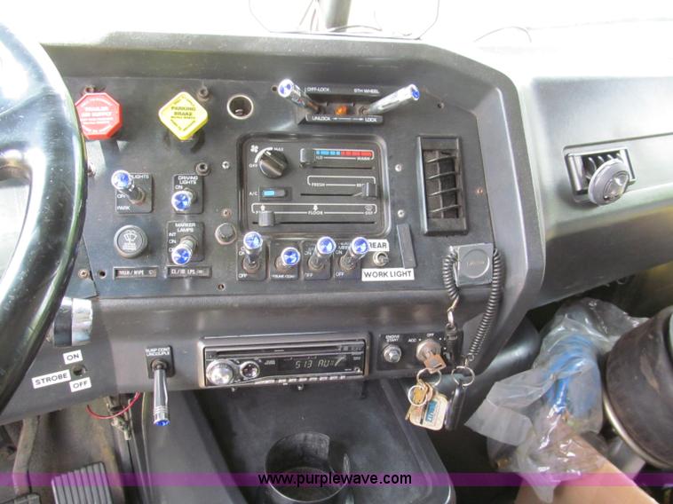 image for item F5065 1996 Volvo 64T semi truck