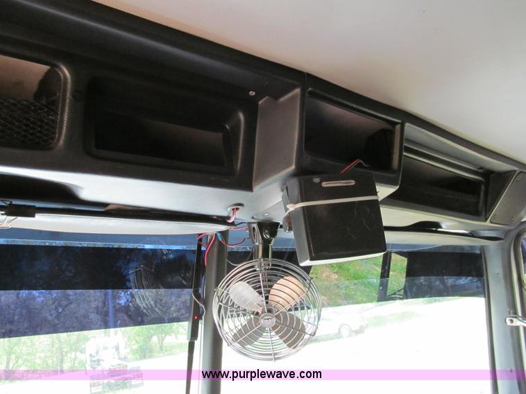 image for item F5065 1996 Volvo 64T semi truck