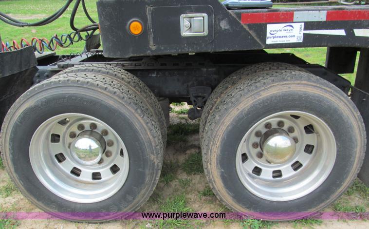 image for item F5065 1996 Volvo 64T semi truck