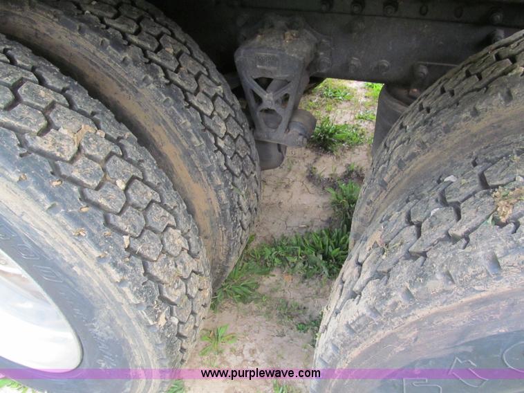 image for item F5065 1996 Volvo 64T semi truck