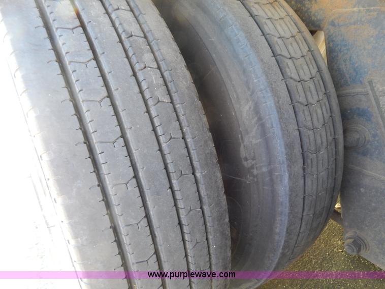 image for item G3208 2002 Wabash 53' reefer trailer