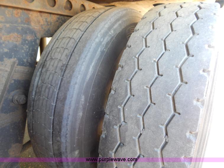 image for item G3208 2002 Wabash 53' reefer trailer