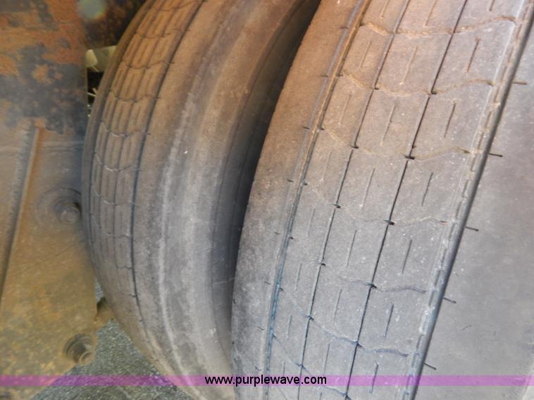 image for item G3208 2002 Wabash 53' reefer trailer