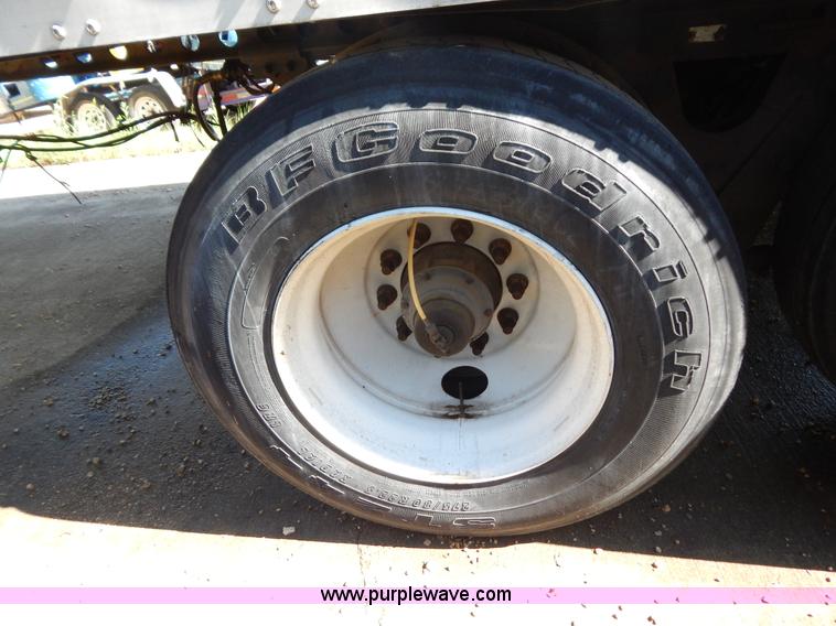 image for item G3208 2002 Wabash 53' reefer trailer