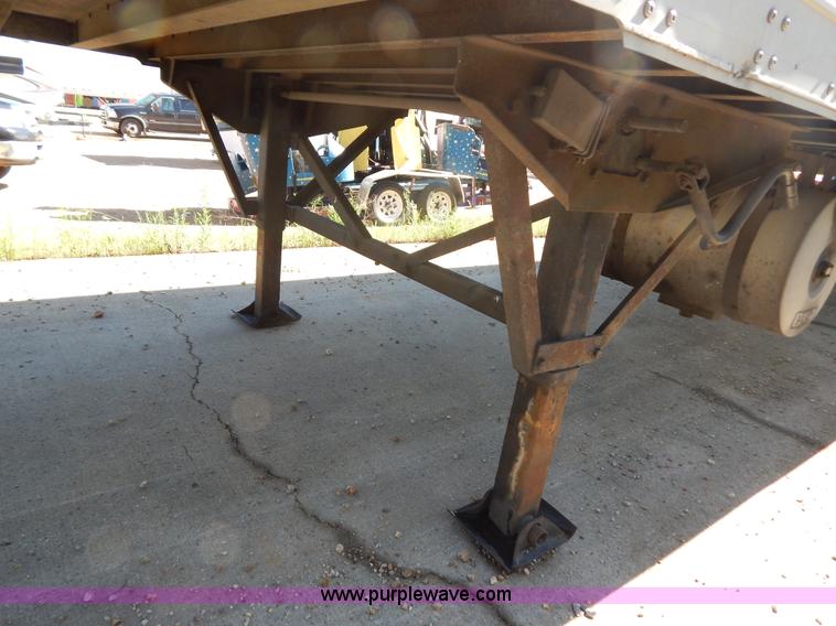 image for item G3208 2002 Wabash 53' reefer trailer