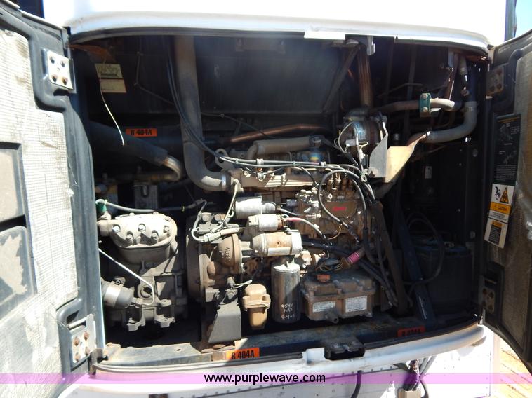 image for item G3211 2005 Utility 3000R 48' spread axle reefer trailer