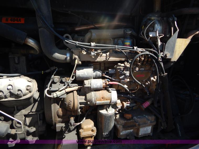 image for item G3211 2005 Utility 3000R 48' spread axle reefer trailer