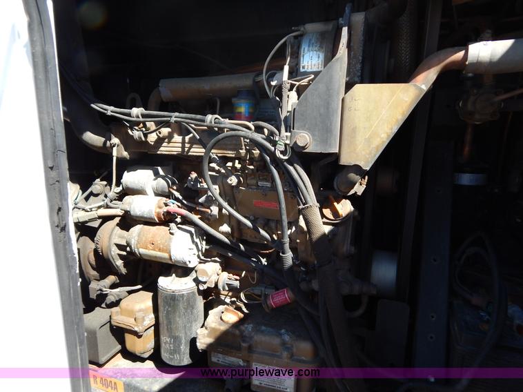 image for item G3211 2005 Utility 3000R 48' spread axle reefer trailer