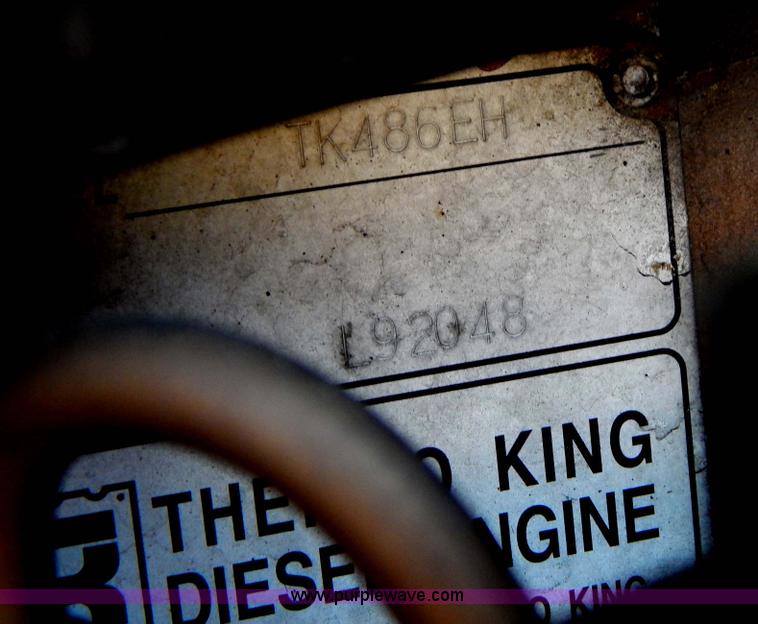 image for item G3211 2005 Utility 3000R 48' spread axle reefer trailer