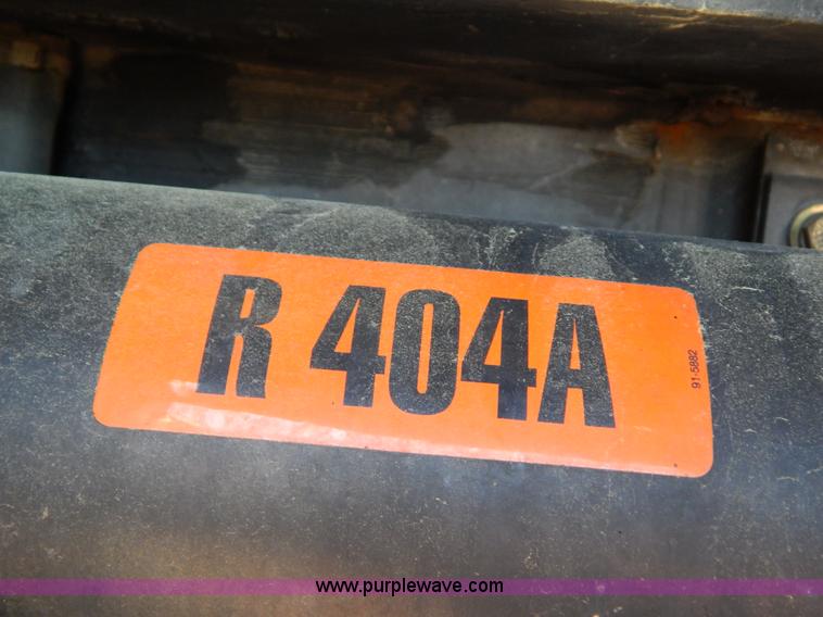 image for item G3211 2005 Utility 3000R 48' spread axle reefer trailer