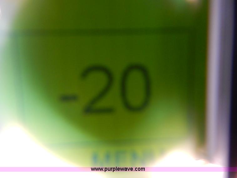 image for item G3211 2005 Utility 3000R 48' spread axle reefer trailer