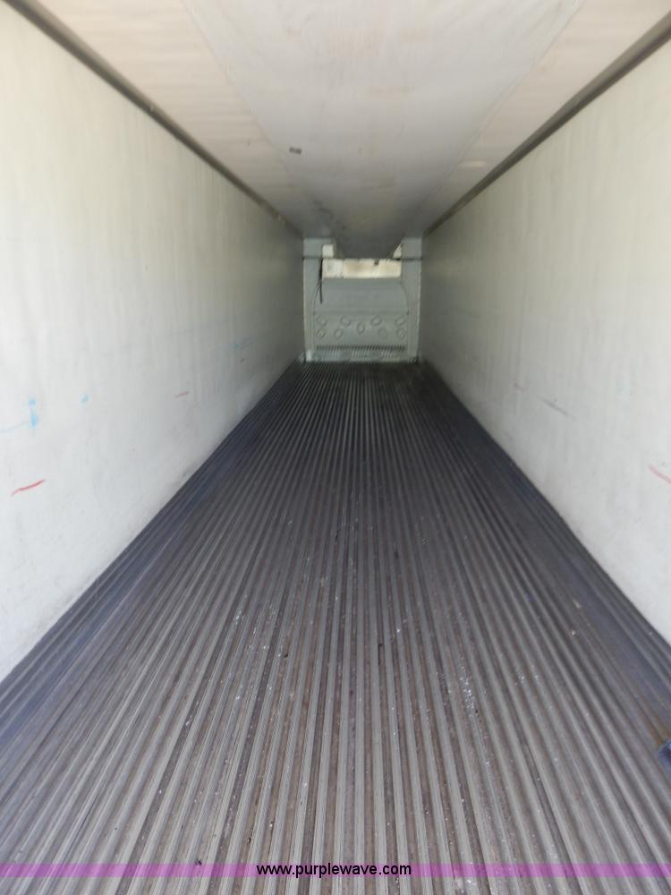 image for item G3211 2005 Utility 3000R 48' spread axle reefer trailer