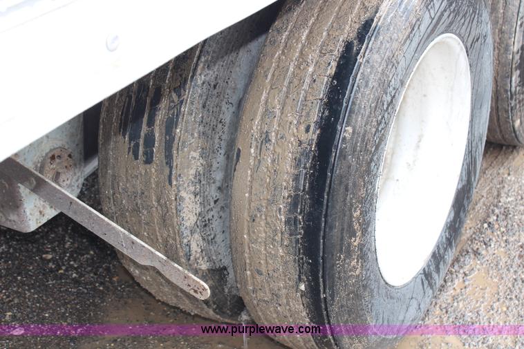 image for item G5209 1999 Wilson Pace Setter with Keith walking floor unloading system