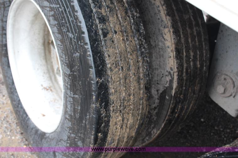 image for item G5209 1999 Wilson Pace Setter with Keith walking floor unloading system