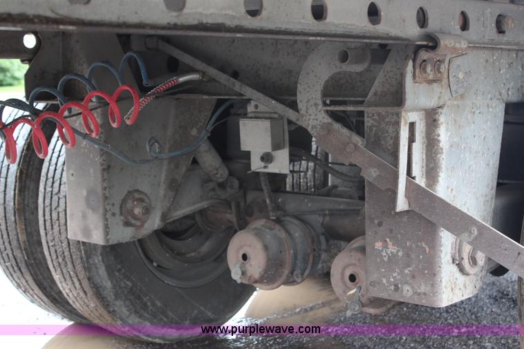 image for item G5209 1999 Wilson Pace Setter with Keith walking floor unloading system