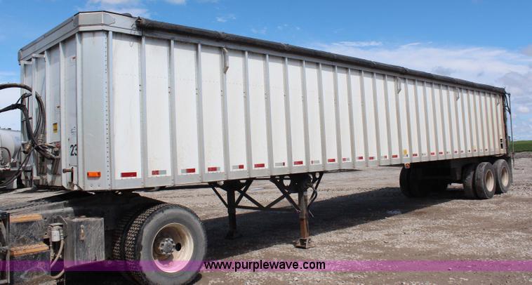 image for item G5211 2006 Trail King 42' belt trailer